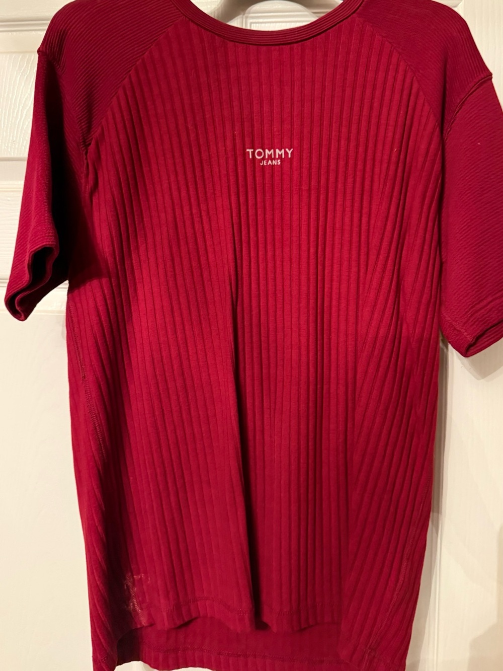 Tommy Hilfiger Men's Ribbed Short Sleeve Tee in Deep Red